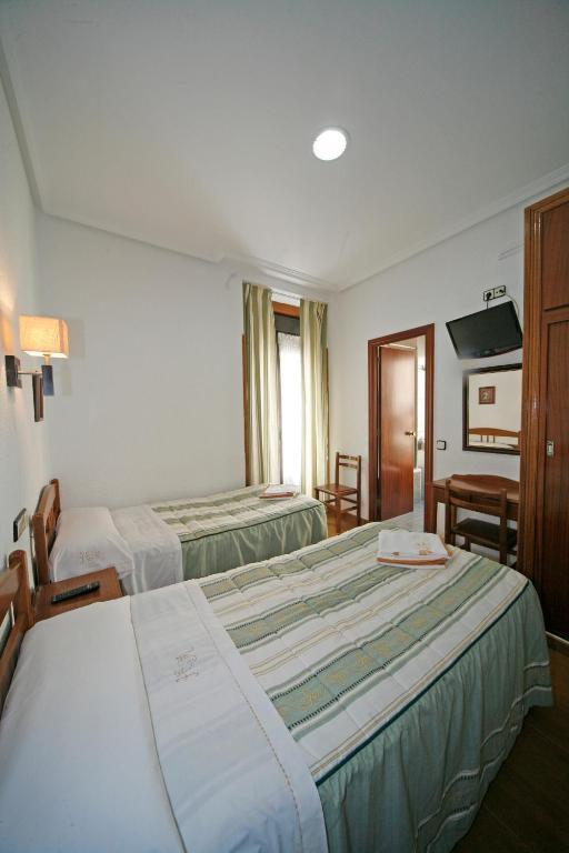 Hostal San Antonio مدريد الغرفة الصورة